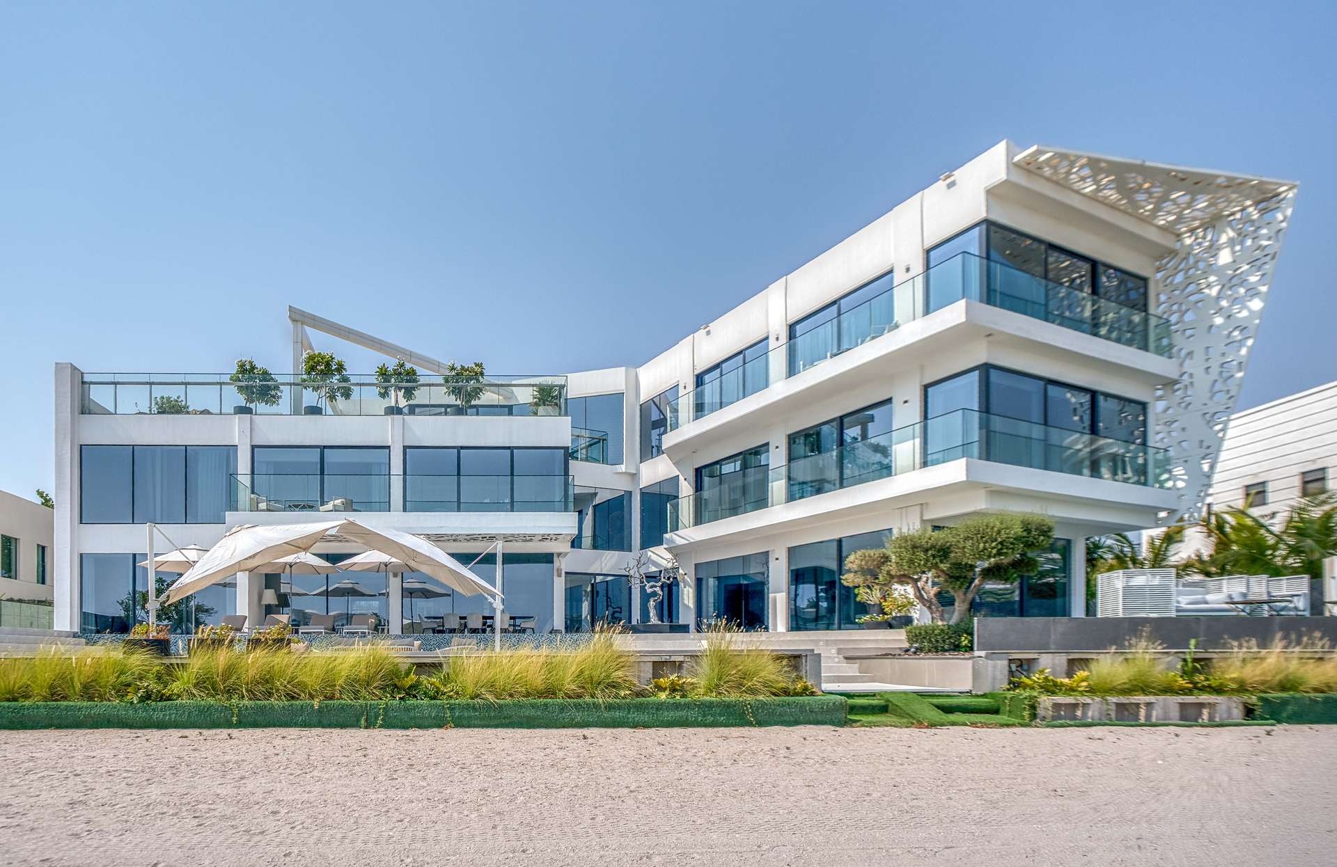 Beachfront Properties for Sale in Dubai Beachfront Properties for Sale in Dubai